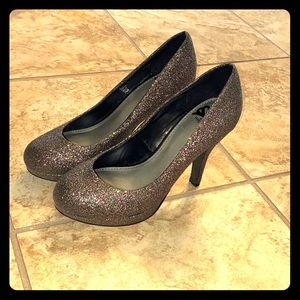 *2/$30* Adorable Sparkly Fergalicious Heels